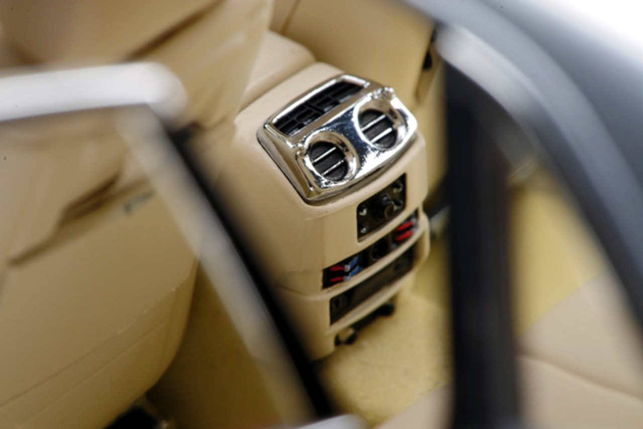京商 ロールスロイス Rolls-Royce Ghost 1/18 スケール 1/18 Kyosho Rolls-Royce Ghost (Jubilee Silver Blue) Diecast
