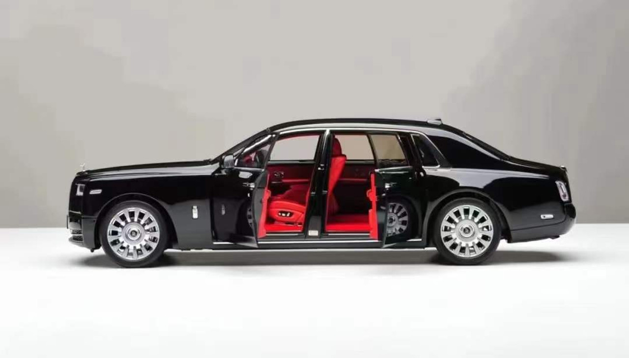 1/18 Dealer Edition Rolls-Royce Phantom VIII (Black) Diecast Car Model 1/18 Dealer Edition Rolls-Royce Phantom VIII (Black) Diecast Car Model