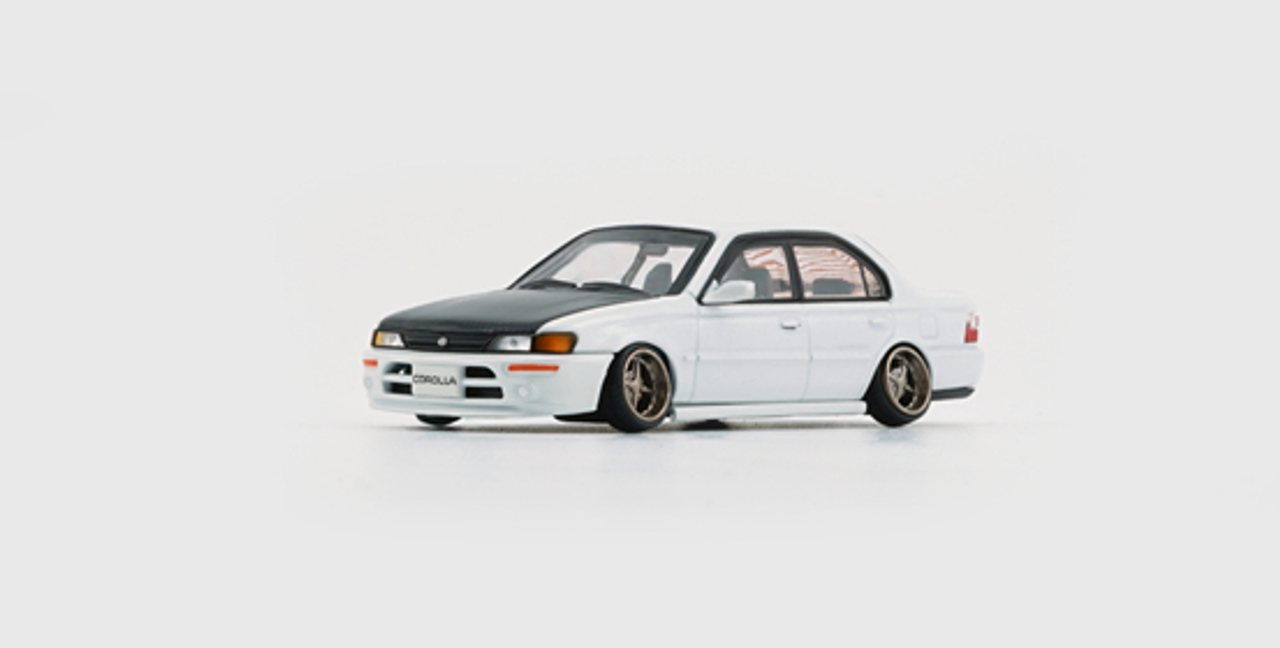 1/64 BM Creations Toyota Corolla 1996 AE100 -Pearl White w Carbon Bonnet / Yellow Lamp 