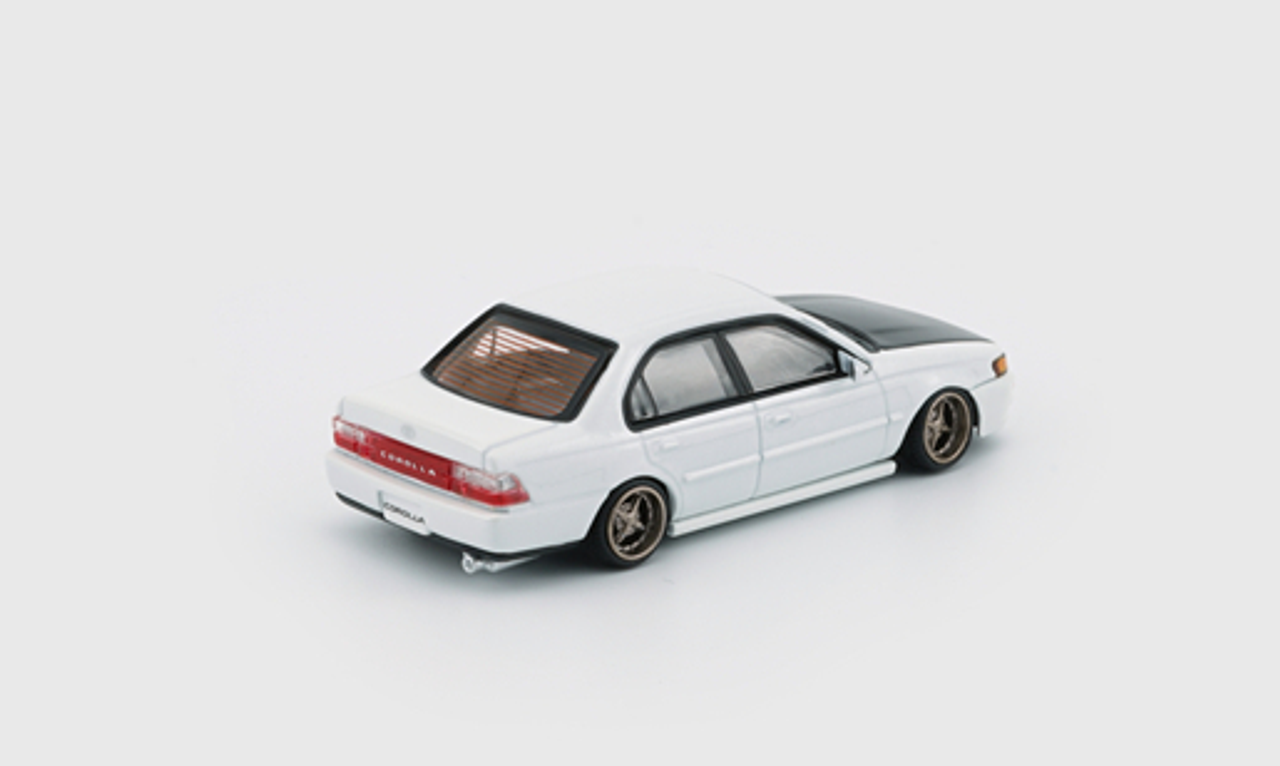 1/64 BM Creations Toyota Corolla 1996 AE100 -Pearl White w Carbon Bonnet / Yellow Lamp 