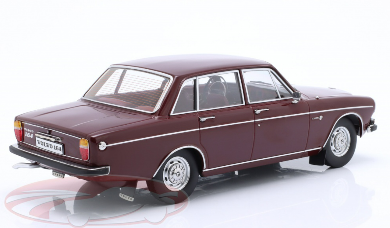 1/18 Triple9 1970 Volvo 164 (Red) Car Model