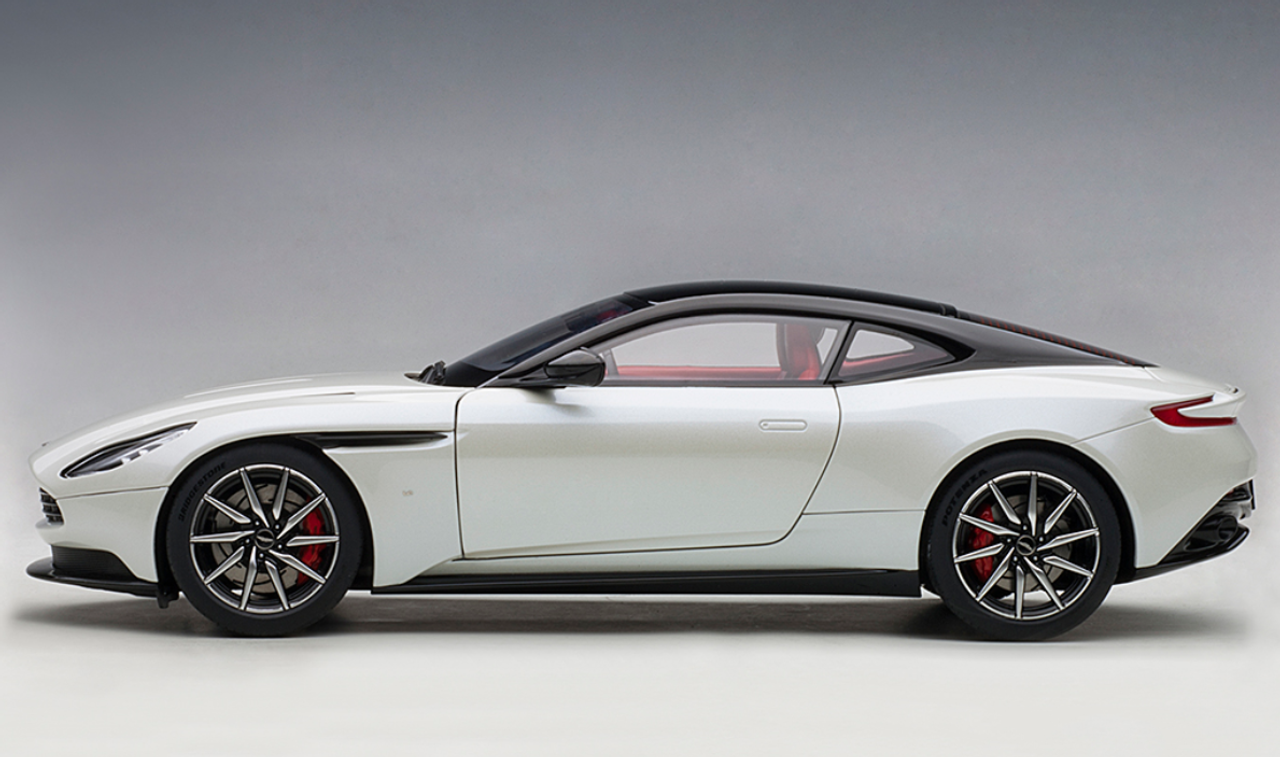 1/18 AUTOart Aston Martin DB11 (Morning Frost White) Car Model