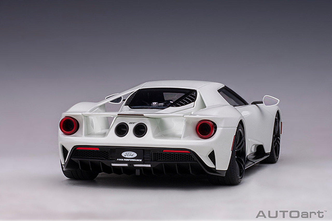 1/18 AUTOart 2017 Ford GT (Frozen White) Car Model - LIVECARMODEL.com