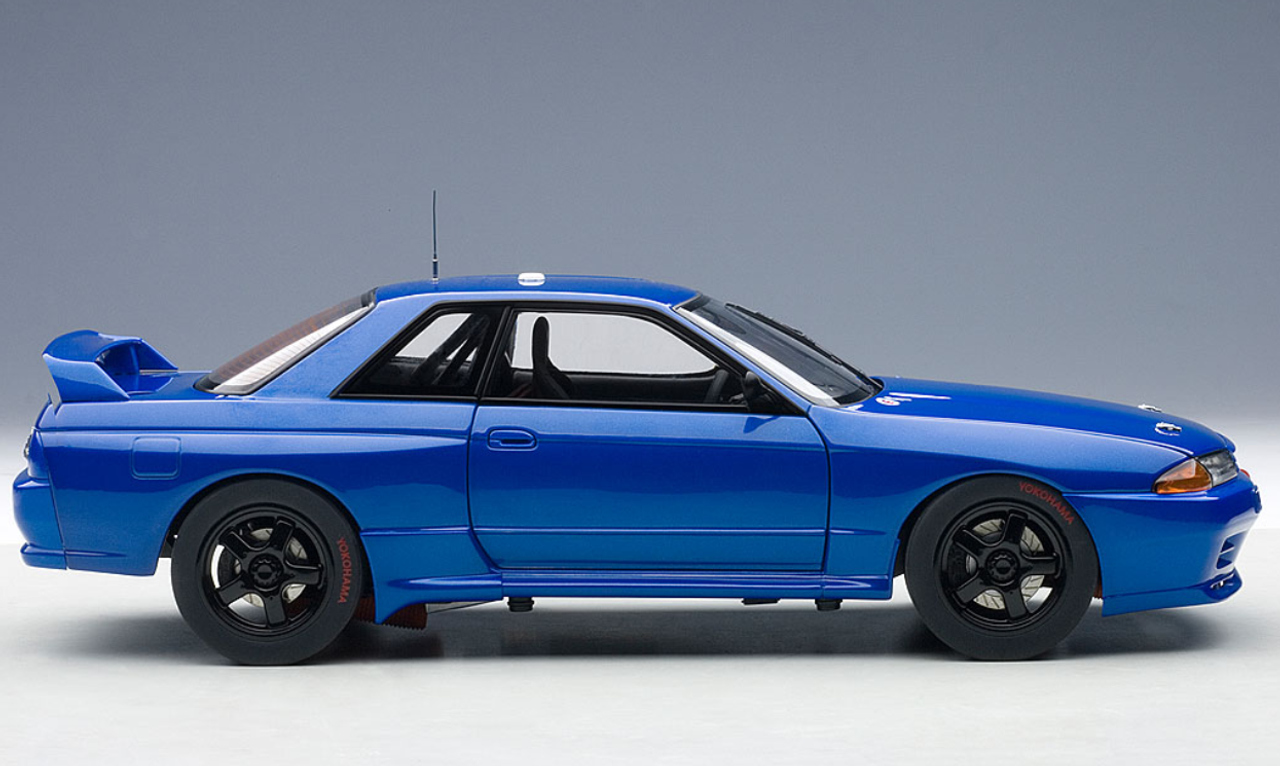 【豊富な大人気】美品！　オートアート　R32 GT-R バサーストウィナー 1/18　R33 R34 R35　z34 z33 z32 s13 s14 s15　ゴジラ 乗用車