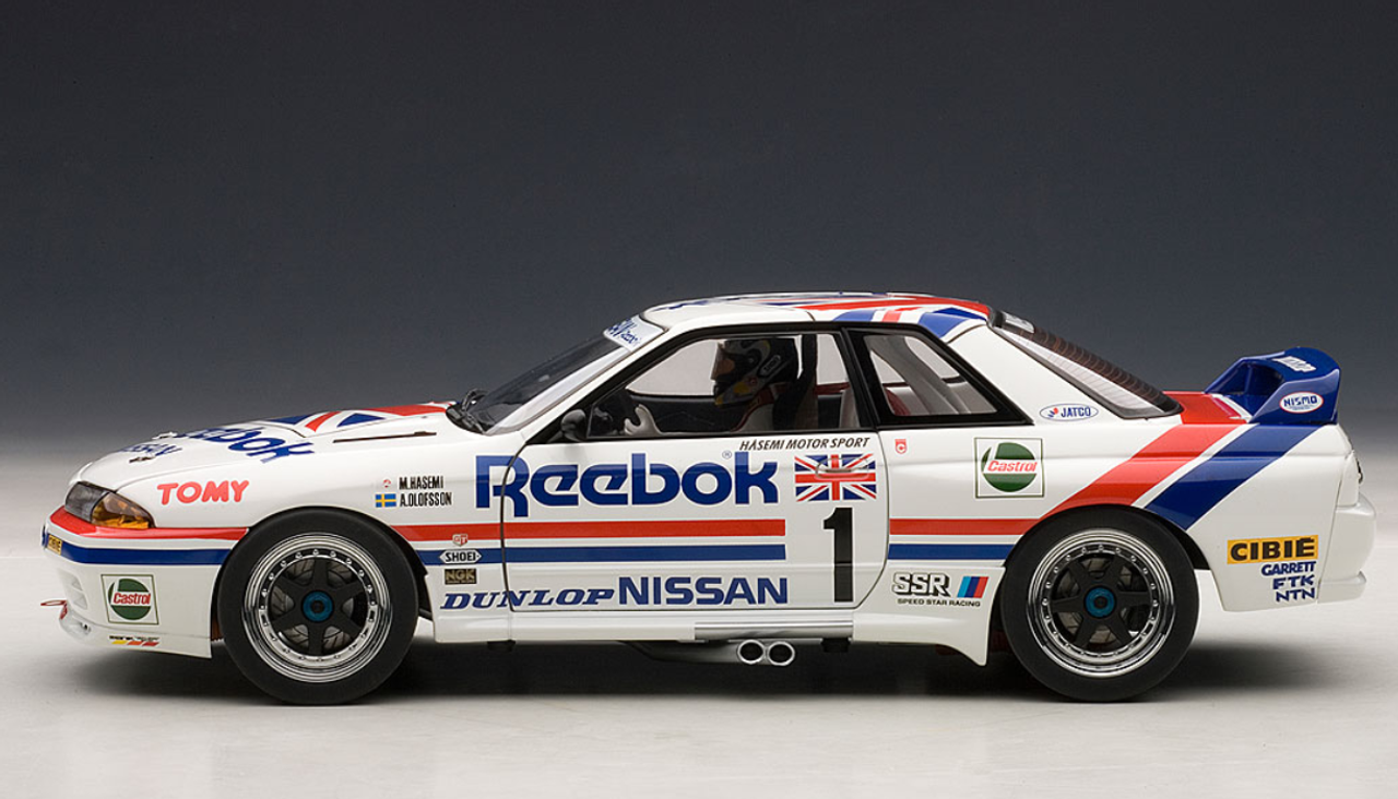 1/18 AUTOart Nissan Skyline GT-R GTR (R32) GROUP A 1990 REEBOK #1 SPECIAL EDITION (WITH DRIVER FIGURINE/DISPLAY CASE) Limited 1000 Diecast Car Model 89081