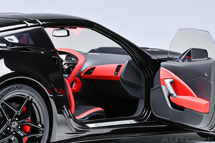 1/18 AUTOart 2019 Chevrolet Corvette ZR1 C7 (Gloss Black) Car