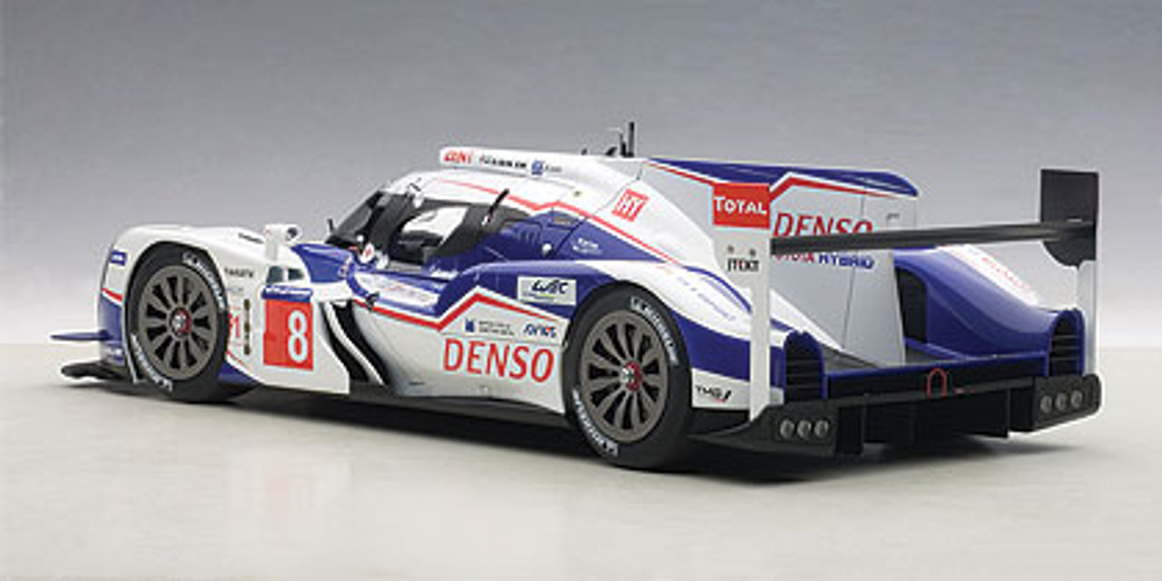 1/18 AUTOart Toyota TS040 HYBRID LEMANS 2014 A.DAVIDSON, S.BUEMI, N.LAPIERRE #8 (WEC 2014 MANUFACTURERS’ & DRIVERS’ CHAMPION) Diecast Car Model 81416