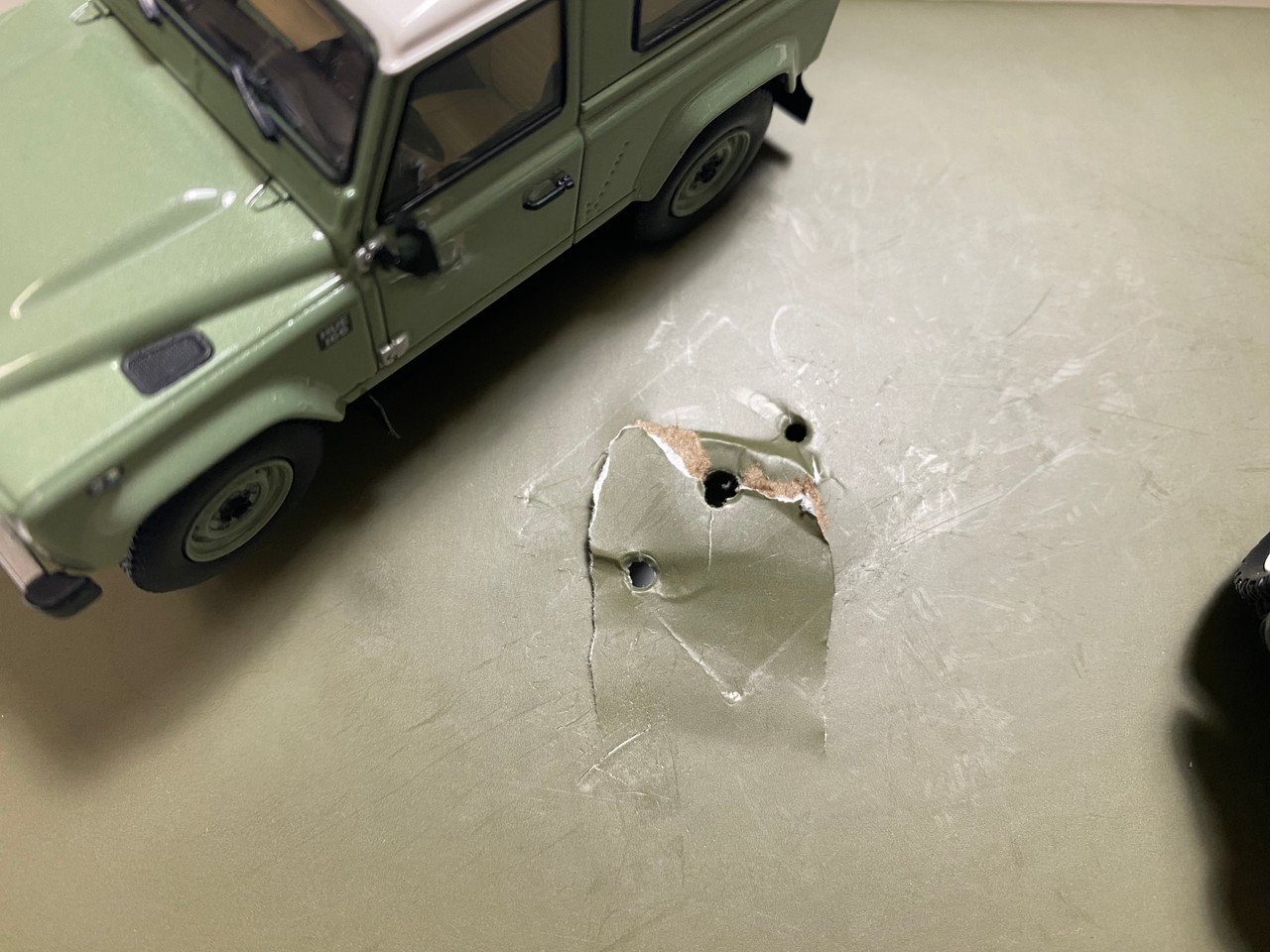 PACKAGE DAMAGED 1/43 Almost Real 2 Cars Set 2015 Land Rover Defender 90 Heritage Edition &  2020 Land Rover Defender 90 (Green) Car Model