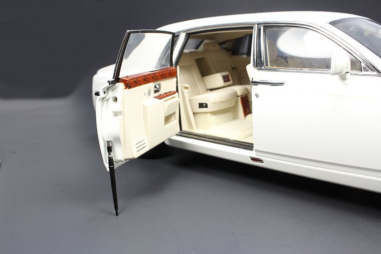 1/18 Kyosho Rolls-Royce Phantom Extended Wheelbase (EWB