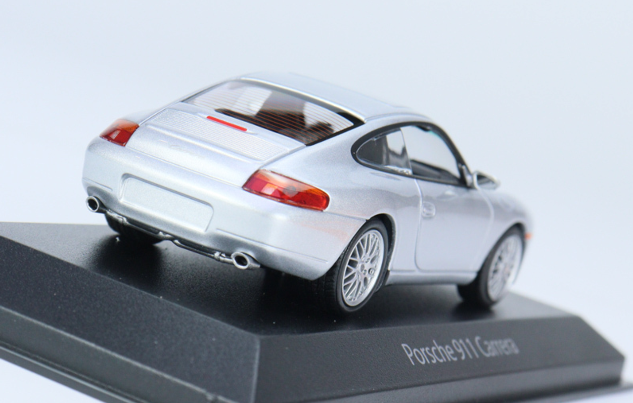 1/43 Minichamps 1998 Porsche 911 (996) (Silver Metallic) Car Model