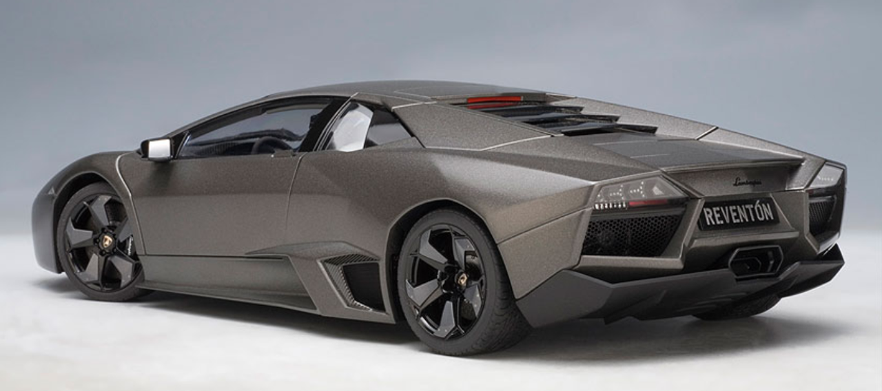 1/18 AUTOart Lamborghini Reventon (Grey) Diecast Car Model 74591