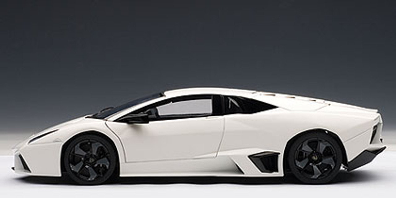 1/18 AUTOart Lamborghini Reventon (Matt White) Diecast Car Model