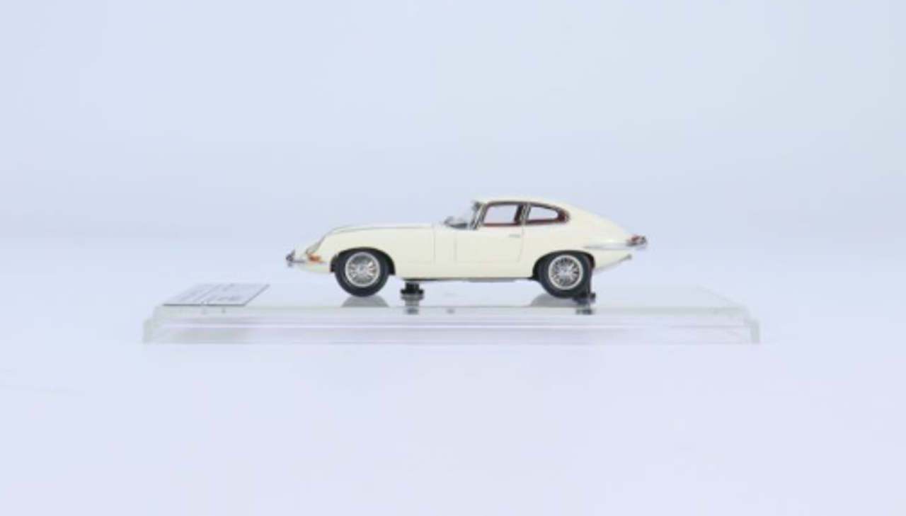 1/43 Century Dragon 1961 Jaguar E-Type Series I Coupe (Beige body+Red inner cage) Resin Car Model