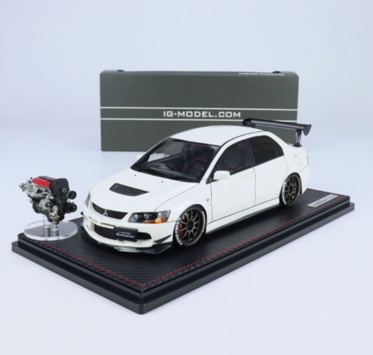 1/18 Ignition Model Mitsubishi Lancer Evolution IX (CT9A) White With 4G63 MIVEC Engine 