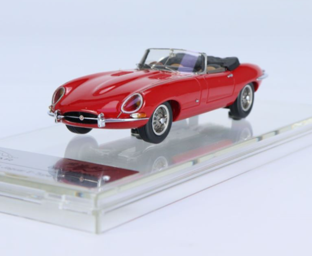 1/43 Century Dragon 1961 Jaguar E-Type Series I Convertible (Red) Resin Car Model