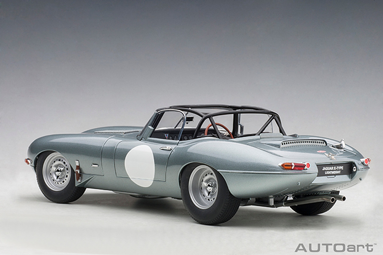 SALE！ AUTOart JAGUAR E-TYPE ダイキャストモデル 1/18 AUTOart Jaguar Lightweight E-Type EType (Silver) Car