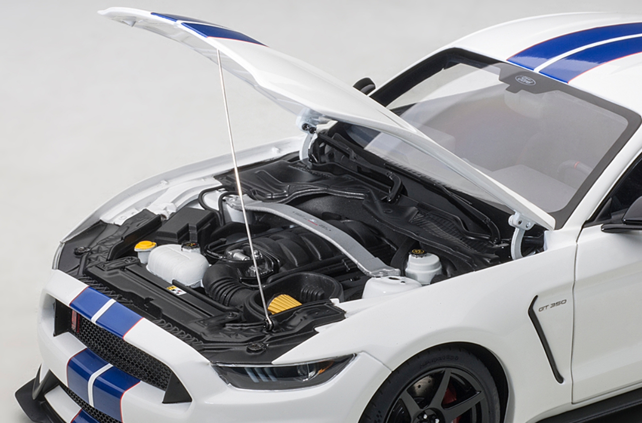 1/18 AUTOart Ford Shelby Mustang GT GT350 GT350R (Oxford White with Lightning Blue Stripes) Diecast Car Model