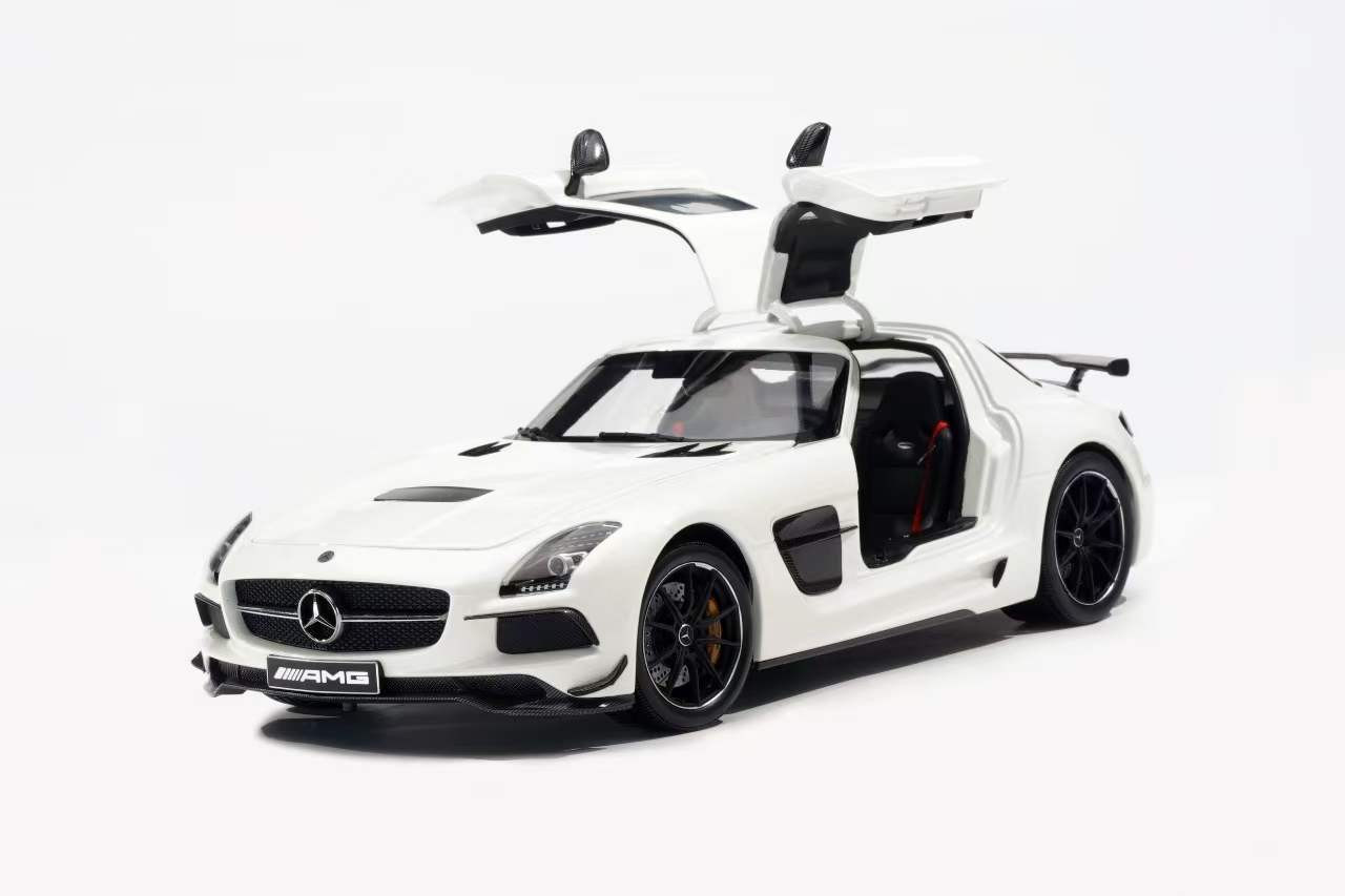 Mercedes-Benz SLS AMG ミニカー 1/18 ブラックシリーズ 1/18 Minichamps Mercedes-Benz SLS AMG Black Series (White