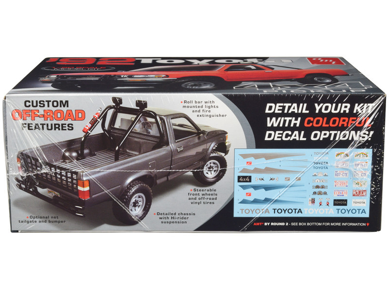 Skill 2 Model Kit 1992 Toyota 4x4 Pickup Truck (2023) 1/20 Scale
