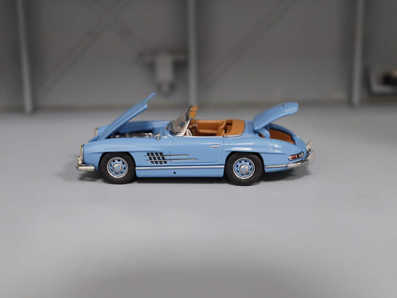 1/64 DCM Mercedes-Benz 300SL (Blue) Diecast Car Model