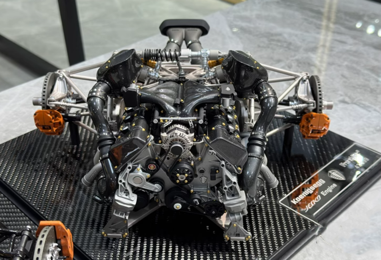 1/6 Frontiart Koenigsegg Jesko Engine Model Limited