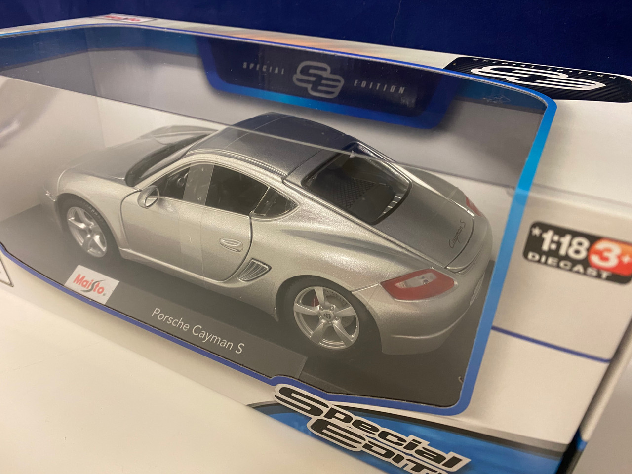 1/18 Maisto 2005 Porsche Cayman S (Silver) Diecast Car Model