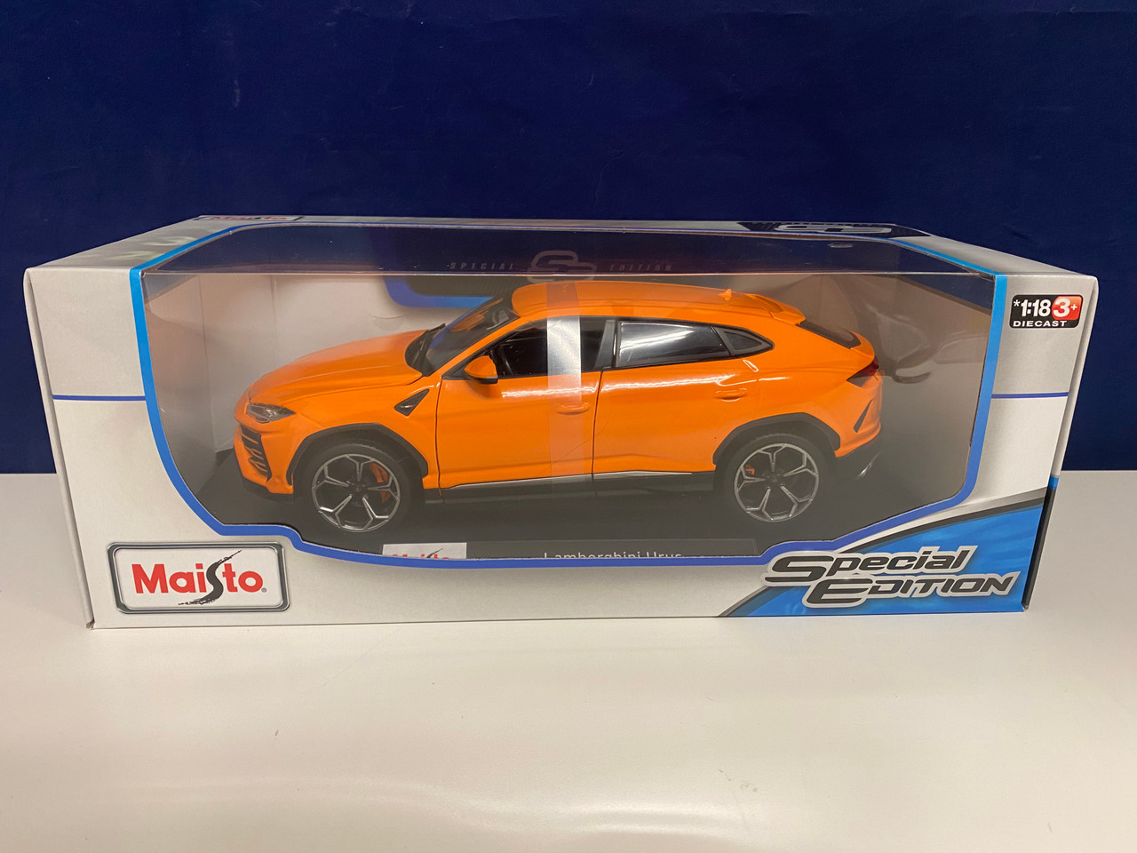 1/18 Maisto Lamborghini Urus (Orange) Diecast Car Model Special
