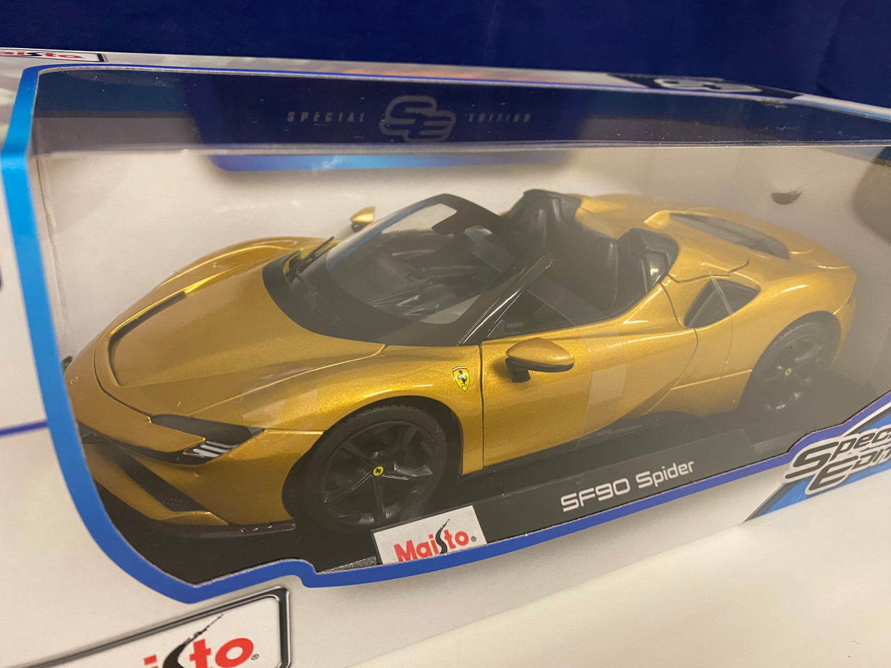 1/18 Maisto Ferrari SF90 Spider (Gold) Diecast Car Model Special