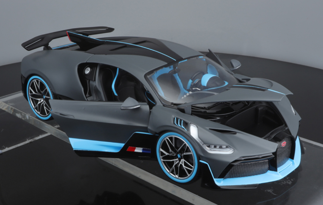 1/18 BBurago Bugatti Divo (Dull Deep Grey) Diecast Car ...