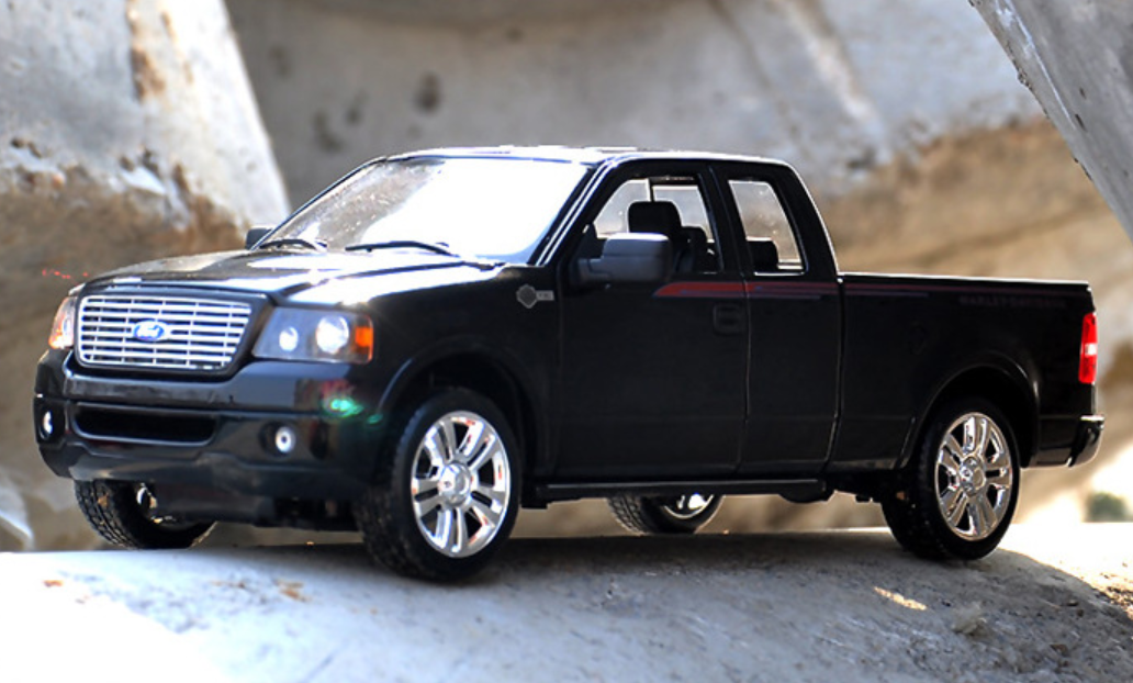 1/18 Maisto Ford F150 F150 (Black) Diecast Car Model