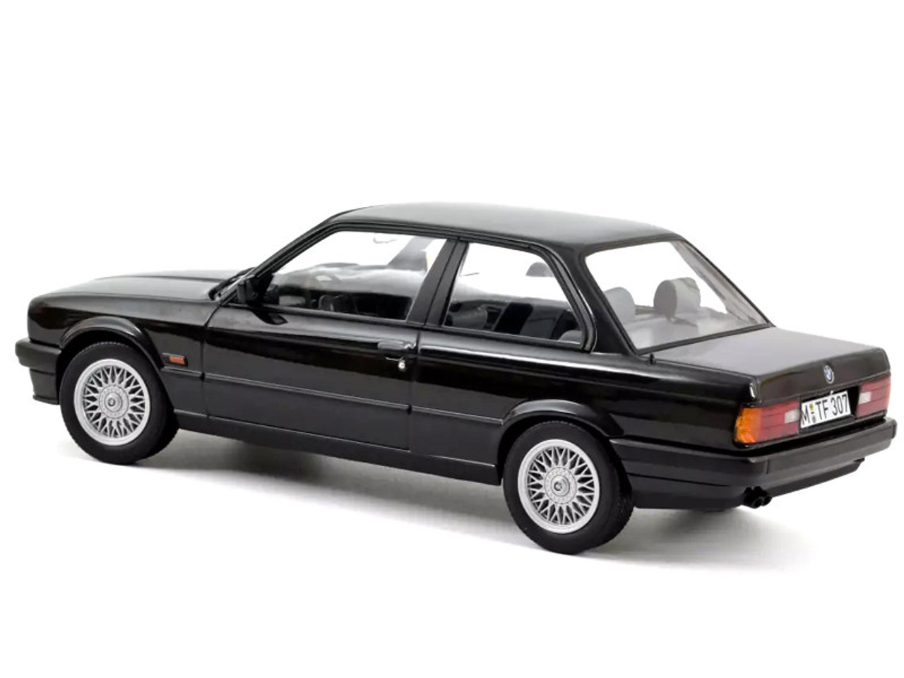 1/18 Norev 1988 BMW 325i Diamond Black Metallic Diecast Car Model