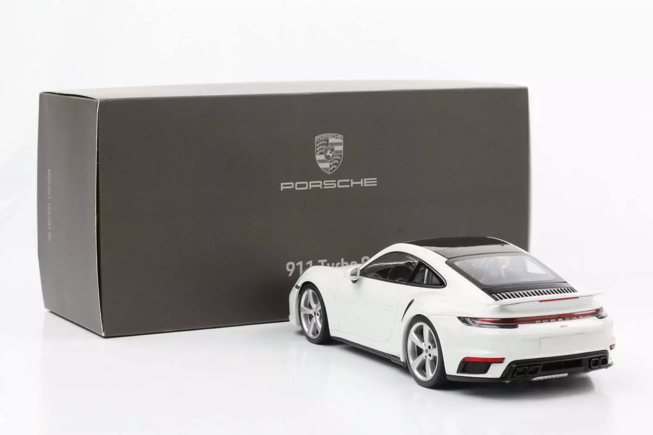 1/18 ポルシェ 911 (992) ターボ S ホワイト PMA