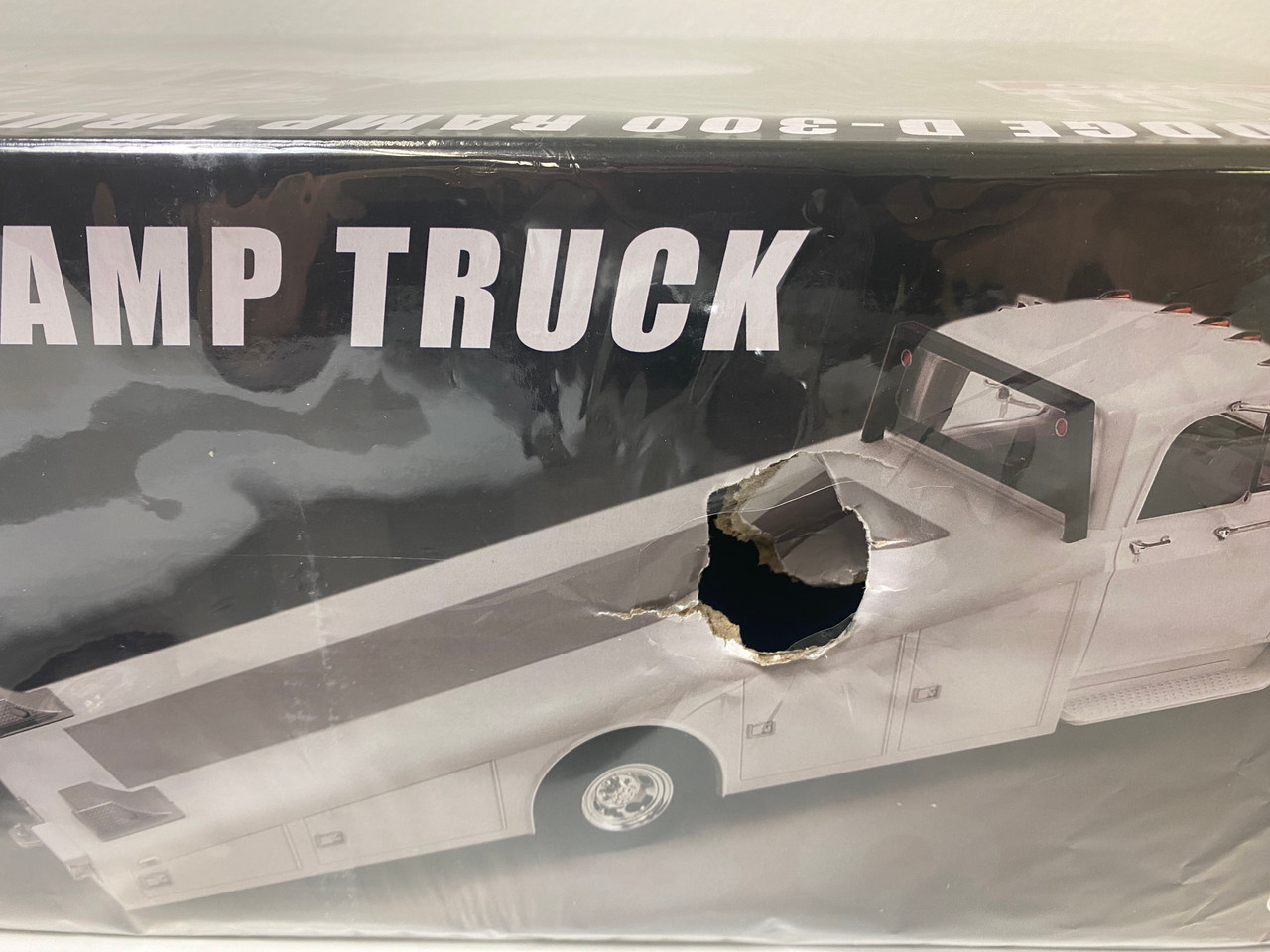 DAMAGED AS-IS 1/18 ACME 1970 Dodge D300 Ramp Truck (Gloss White) Diecast Car Model Limited 700 Pieces