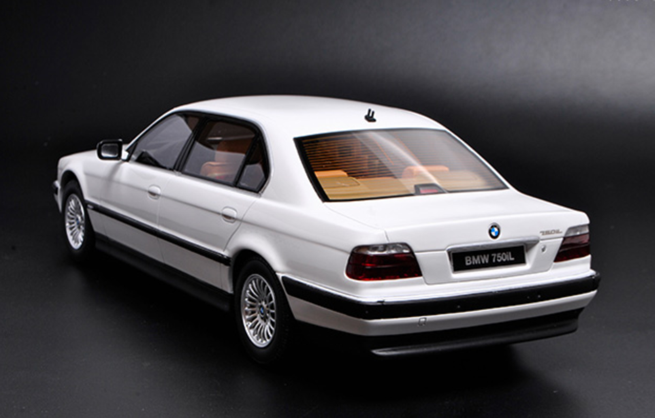 1 18 Otto 1990 Bmw 8 7 Series 750il White Resin Car Model Limited 500 Livecarmodel Com