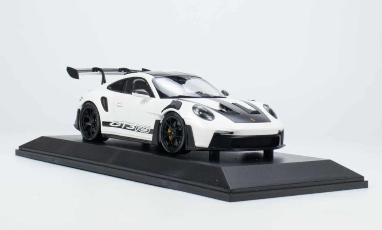 1/18 Minichamps 2023 Porsche 911 (992) GT3 RS (White with Black Wheels) Car Model