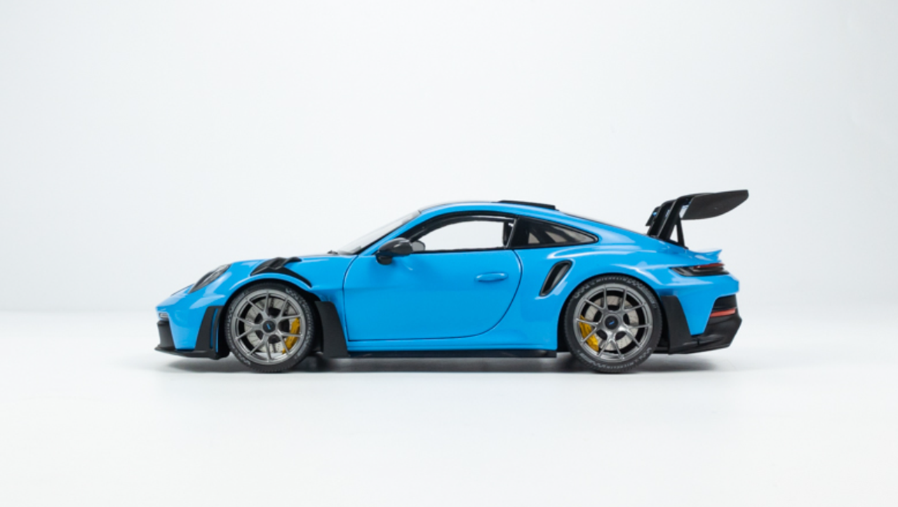 1/18 Minichamps 2024 Porsche 911 (992) GT3 RS Weissach Package (Blue with  Dark Silver Wheels) Diecast Car Model