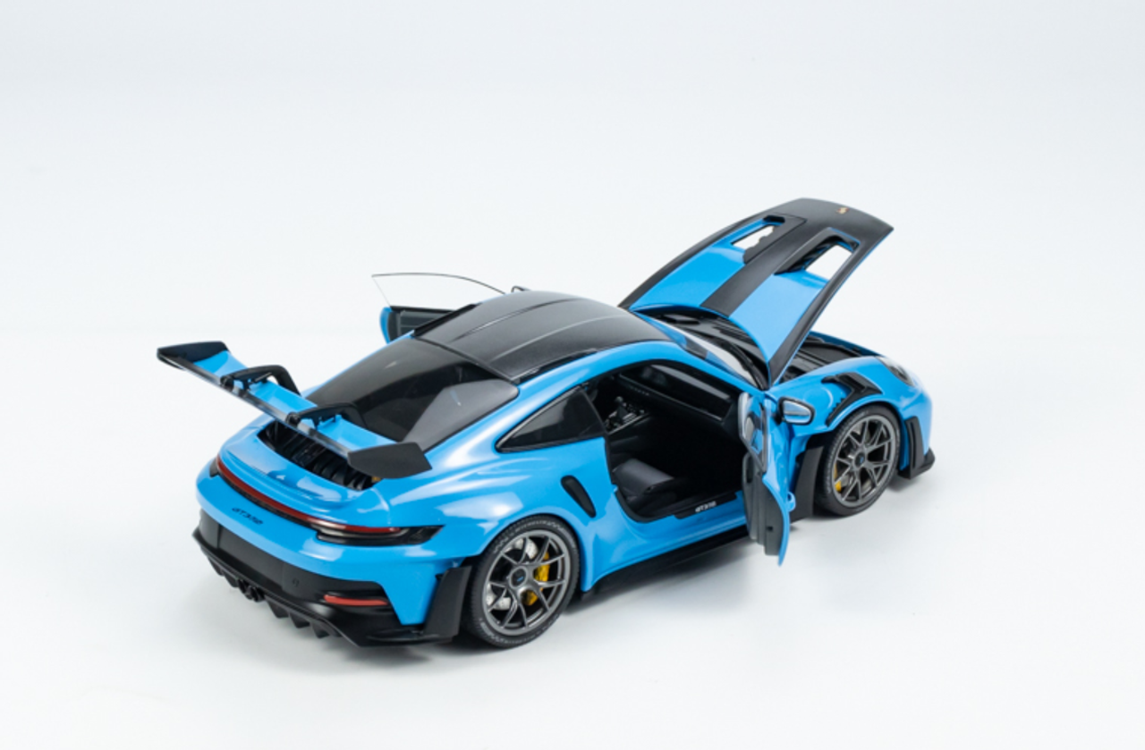 MINICHAMPS 1/18 – PORSCHE 911 GT3 RS Weissach Package – 2024