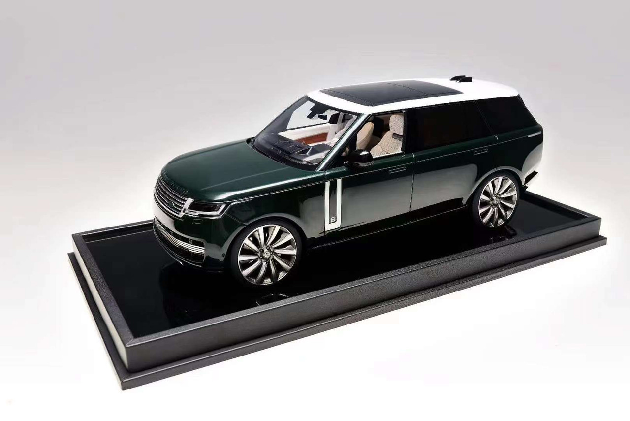 1/18 Motorhelix 2022 Land Rover Range Rover Autobiography Extended Wheelbase (British Racing Green) Resin Car Model Limited 88 Pieces