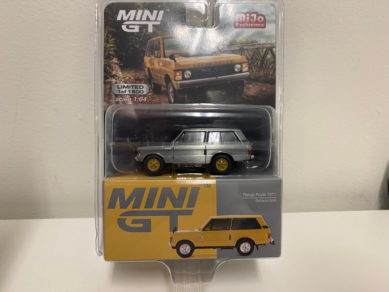 CHASE CAR 1/64 Mini GT 1971 Range Rover (Chrome Silver with Yellow Wheels) Diecast Car Model