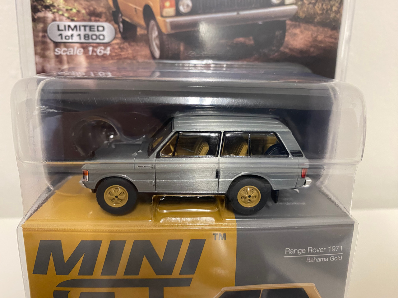 CHASE CAR 1/64 Mini GT 1971 Range Rover (Chrome Silver with Yellow Wheels)  Diecast Car Model