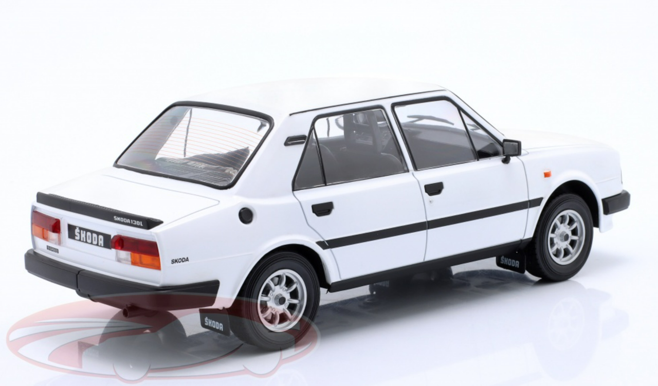 1/18 Ixo 1988 Skoda 130 L (White) Car Model