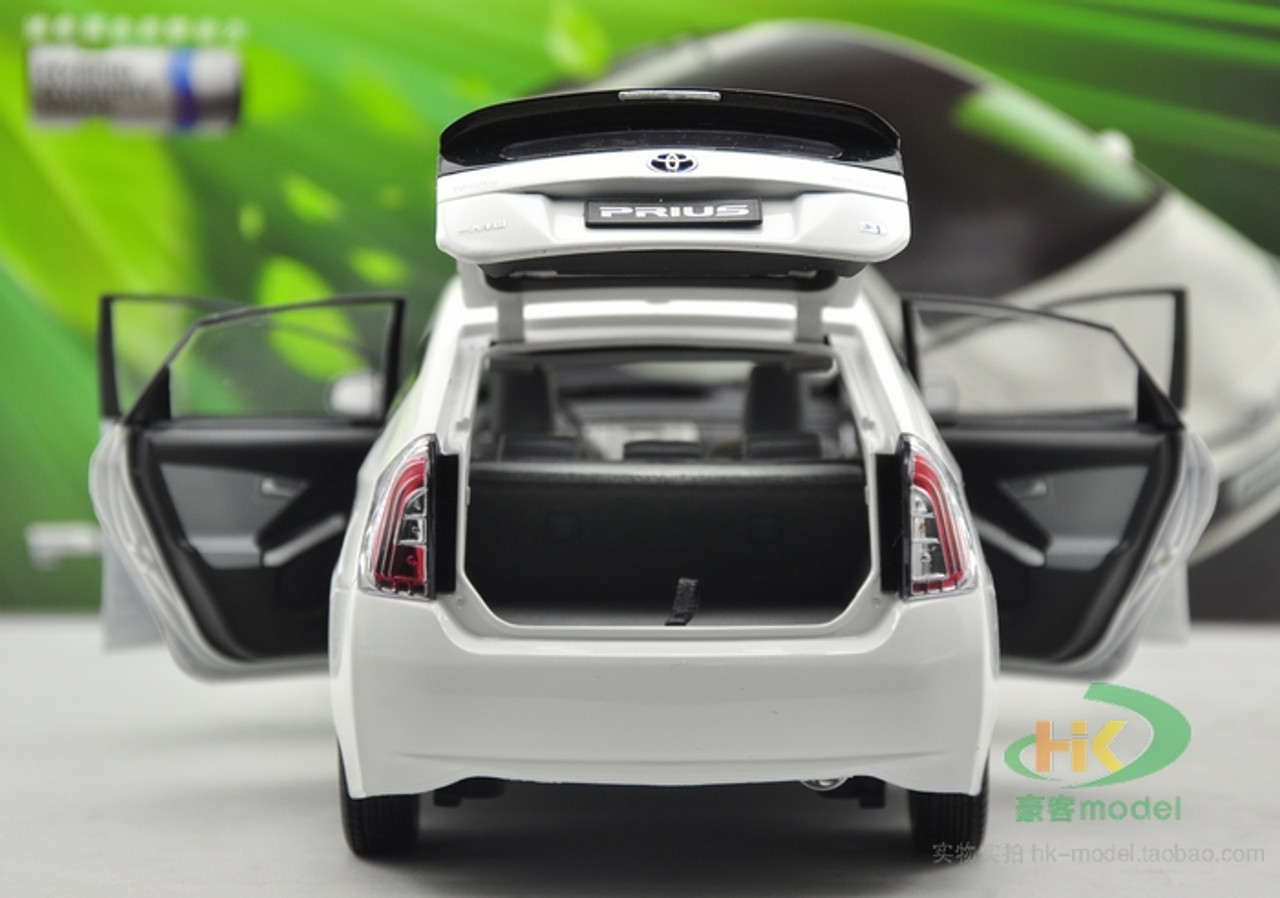 jzs100 トヨタ PRIUS 1/30 ダイキャスト製　非売品2台 FUJIMI 1/24 Inch Up Series No.284 TOYOTA PRIUS (ZVW30)G