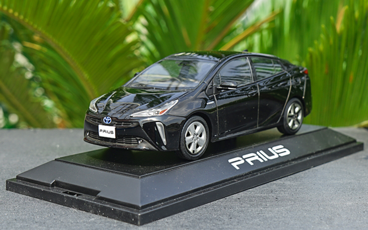 1/30 Dealer Edition Toyota Prius 4th Generation (XW50; 2015-present) (Black) Diecast Car Model