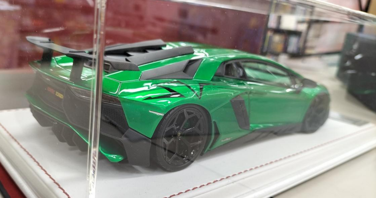 1/18 DG Lamborghini Aventadaor LP750-4 SV Novitec (Green) Resin Car Model