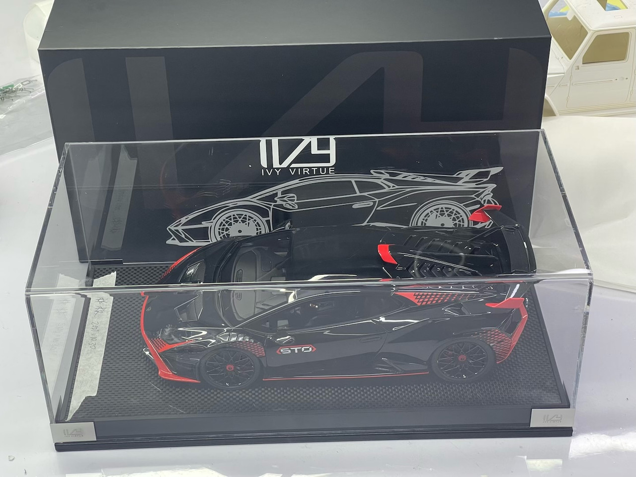 1/18 Ivy Lamborghini Huracan STO (Nero Noctic Gloss Black with Rosso Mars Red Accent) Car Model Limited 15 Pieces