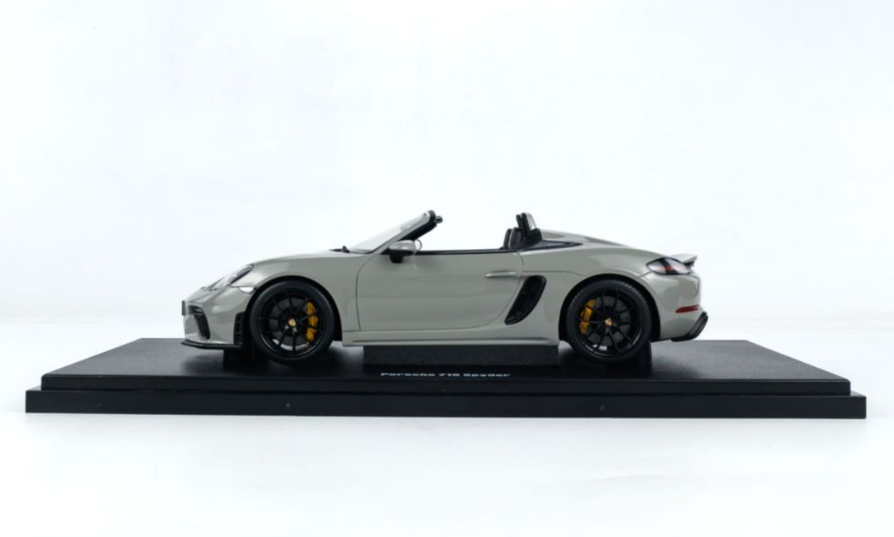 1/18 ポルシェ 718 スパイダー Spyder クレヨン Porsche 1/18 GT Spirit Porsche 718 Spyder (Crayon Grey) Resin Car
