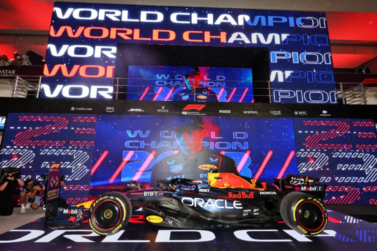 1/43 MINICHAMPS 2-CAR-SET - ORACLE RED BULL RACING RB19 - MAX VERSTAPPEN - WORLD CHAMPION QATAR SPRINT & GP 2023 Diecast Car Model 