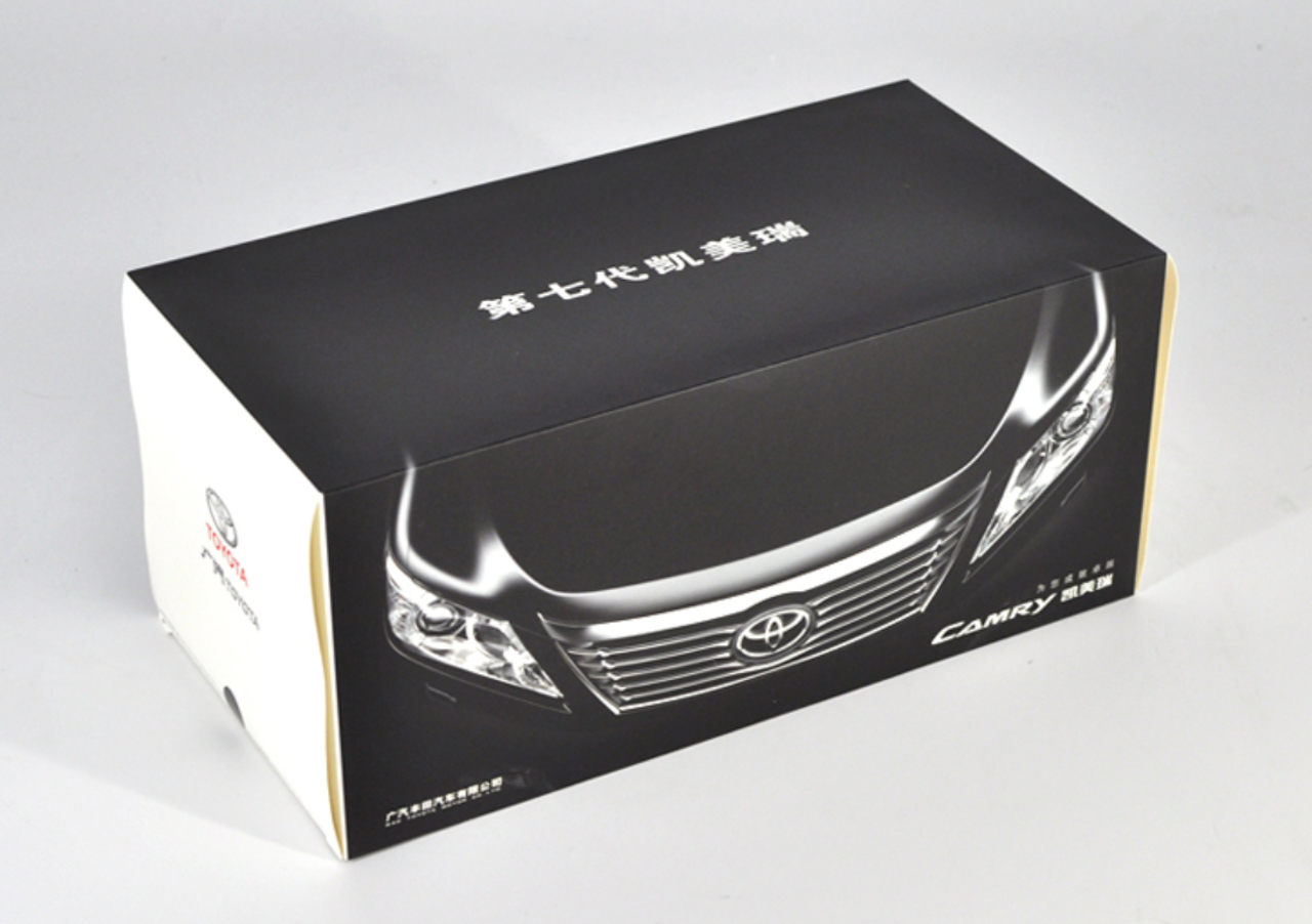 1/18 Dealer Edition 2012 7th Generation Toyota Camry (Black) Diecast Car Model