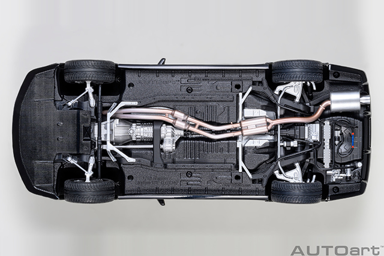 1/18 AUTOart Mercedes-Benz C-Class W204 (2007-2014