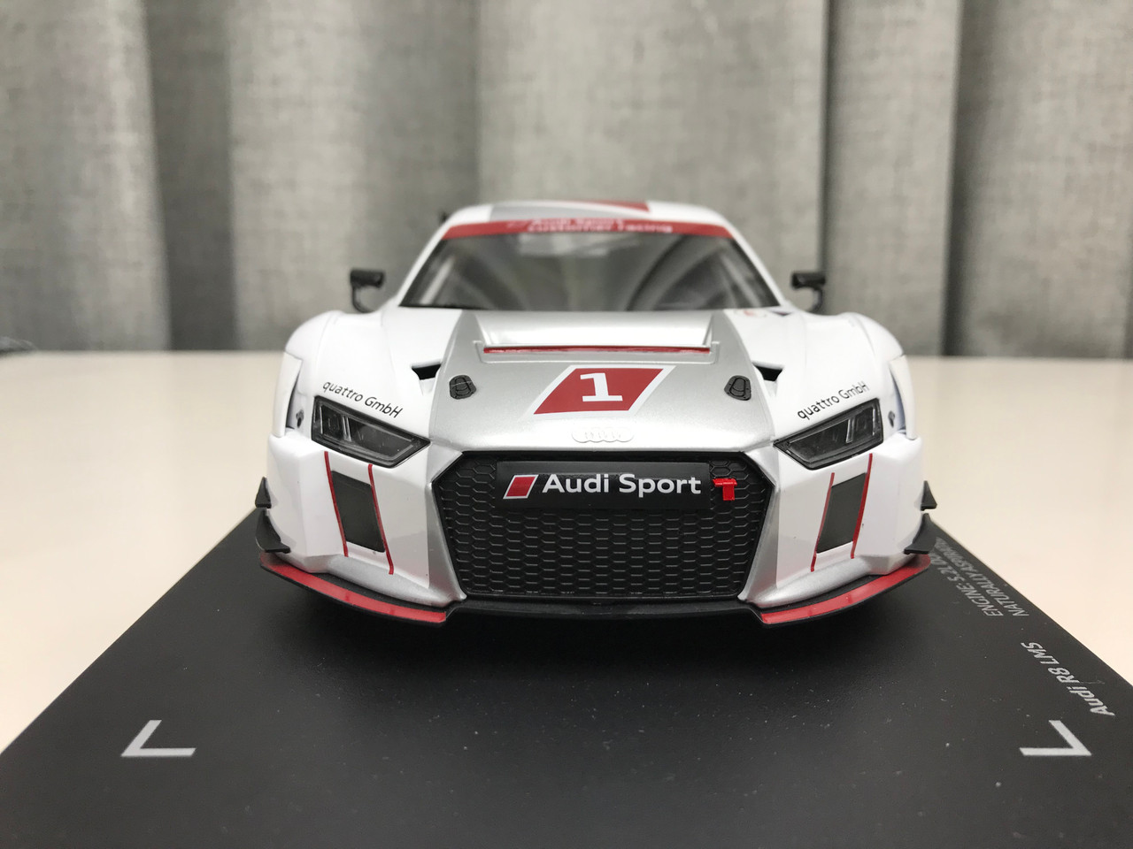 1/18 Dealer Edition Audi R8 LMS Le Mans V10 #1 Resin Car Model